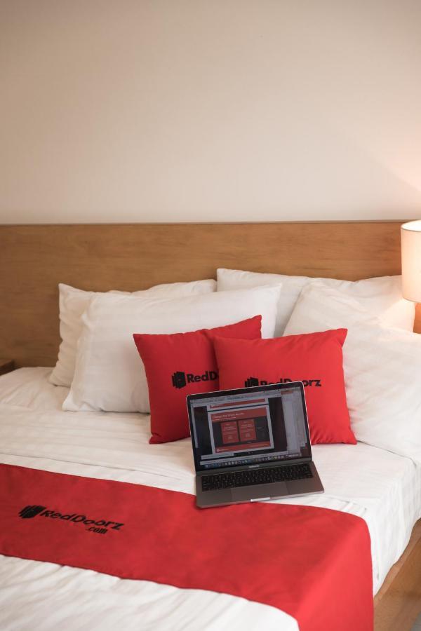 Reddoorz Near Etown 4 Hotel Ho Si Minh-város Kültér fotó